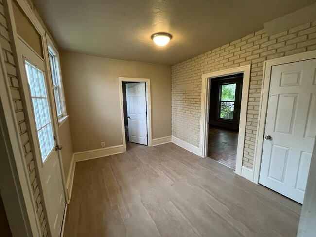 Building Photo - 804 S Memorial Dr
