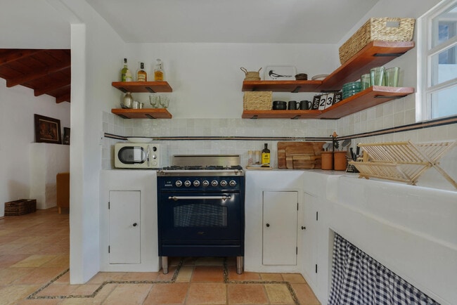 Building Photo - 439 E Sonora Rd