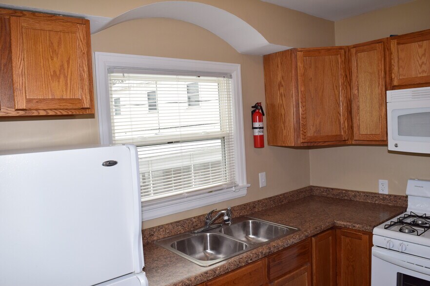 Fresh paint - 423 32nd St NE