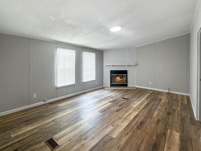 Building Photo - REMODELED 3BD 2BA HOME FOR RENT!