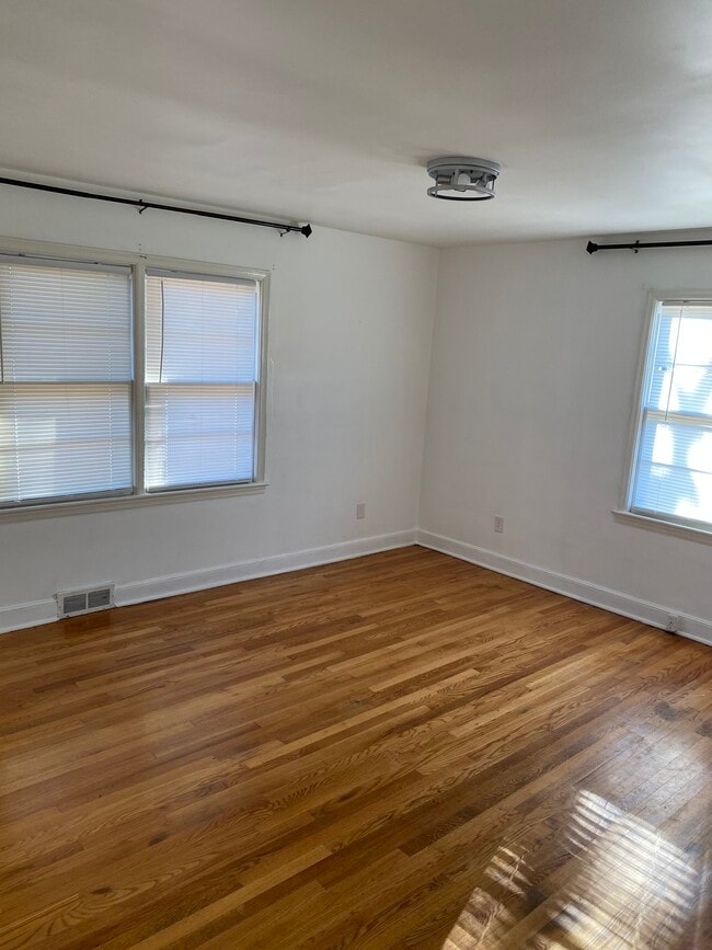 Building Photo - 552 Leesville Rd