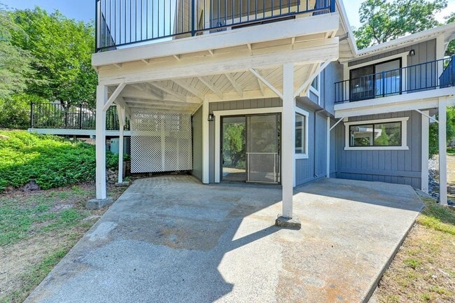Building Photo - 23986 Oakmont Way
