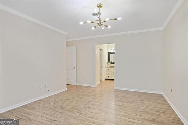 Building Photo - 911 Hollyfax Cir NE