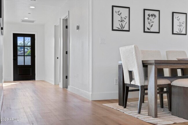 Building Photo - 8513 E Indianola Ave