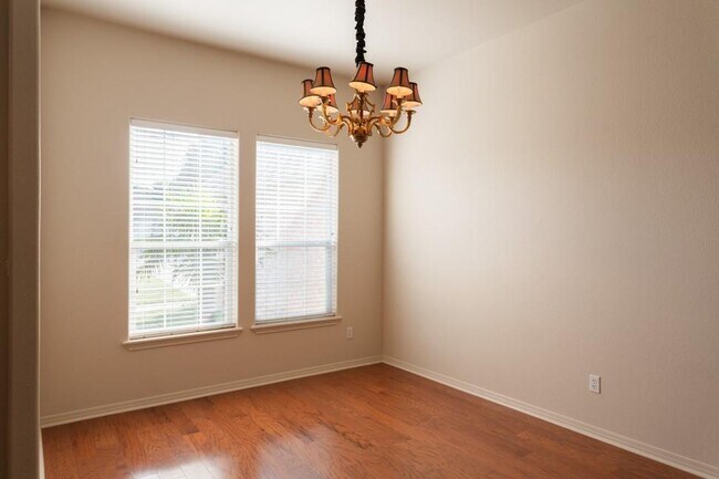 Building Photo - 1101 Cimarron Ct