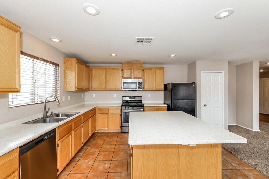 Building Photo - 3433 E Palatine Hills Ave