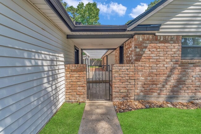 Building Photo - 27013 S Pyeatt Ln
