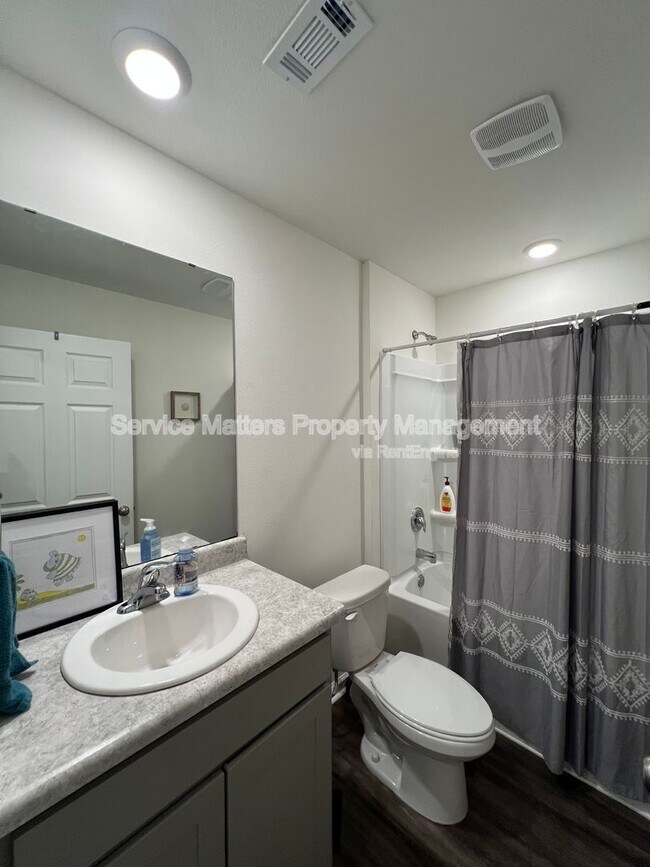 Building Photo - 4335 Jitterbug St