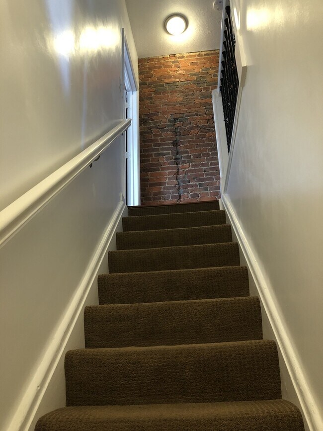 Building Photo - *****Gorgeous Lawrenceville 3-Bed / 1.5 Bath available FOR RENT   July 1st!!******