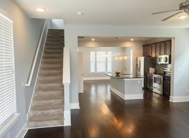 Building Photo - 313 Oak Bend St