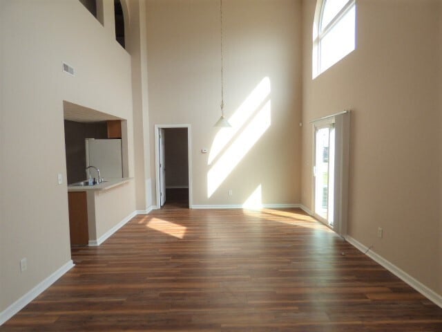 Building Photo - Chatterton Commons Condo