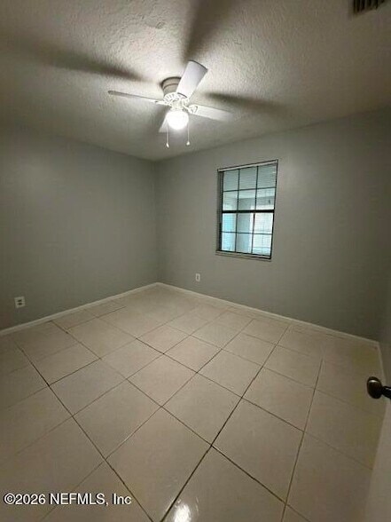 Building Photo - 3046 Blue Heron Dr S