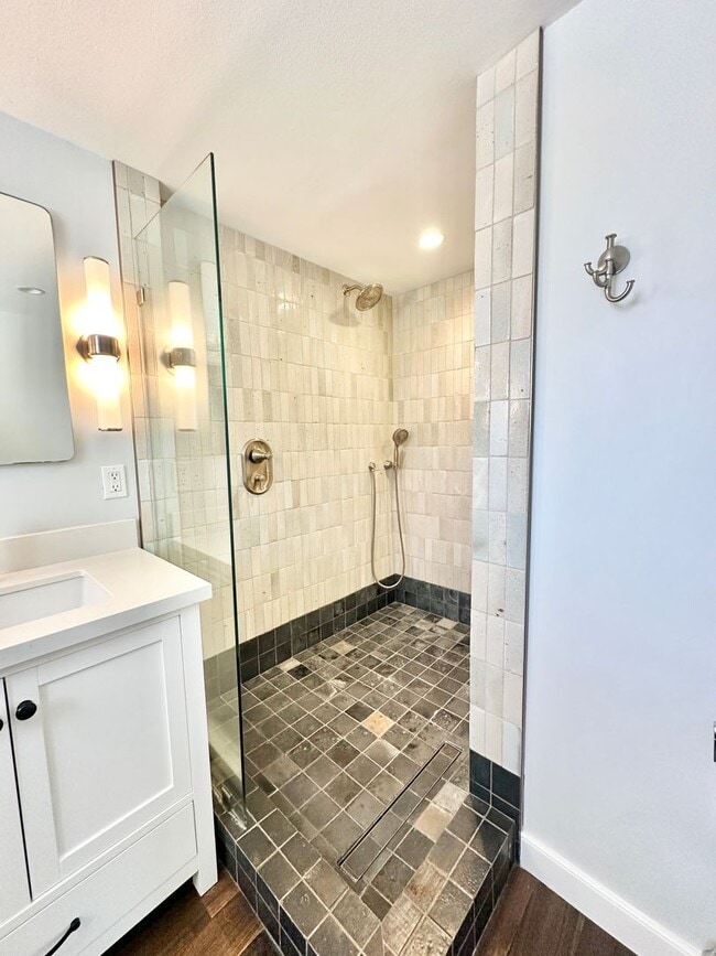 Building Photo - Beautifully Updated & Remodeled Single-Story Country Home with Detached Guest Home Unit on Gated ...