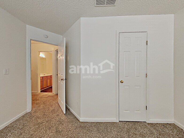 Building Photo - 2137 Tallapoosa Dr