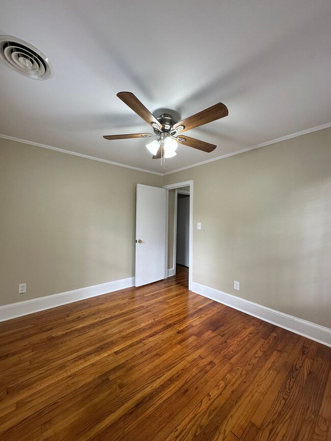 Building Photo - Normaltown Home Move-in ready