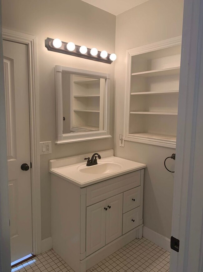 Building Photo - Charming 2 Bed, 1 Bath Home in Centerville