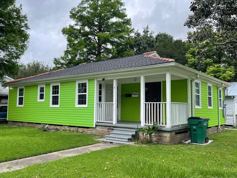 Primary Photo - 16 Hawkins Ave