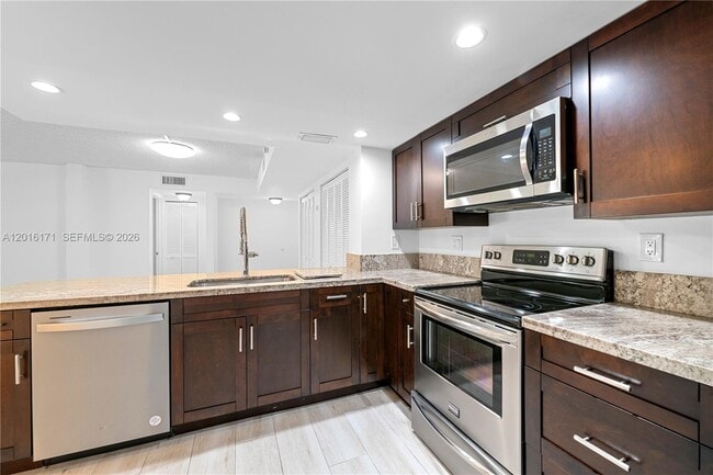 Building Photo - 5201 Orduna Dr