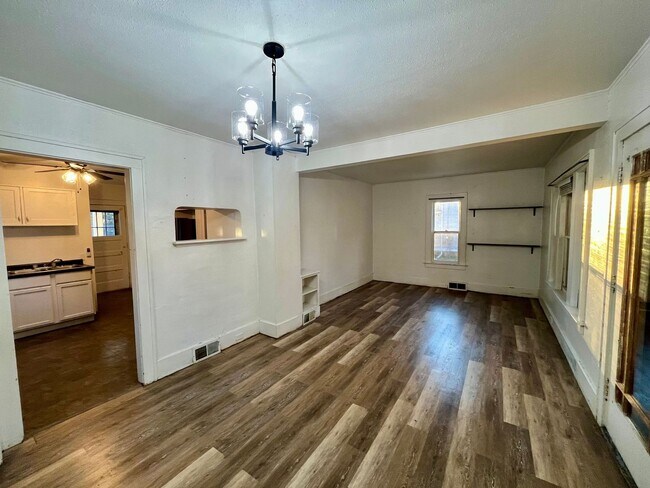 Building Photo - 3 Bed 1 Bath Single Family Home in Wausau - Now offering a 6 MONTH lease opportunity!