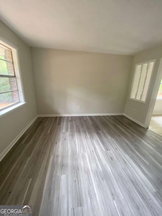 Building Photo - 29 Highland Park Dr