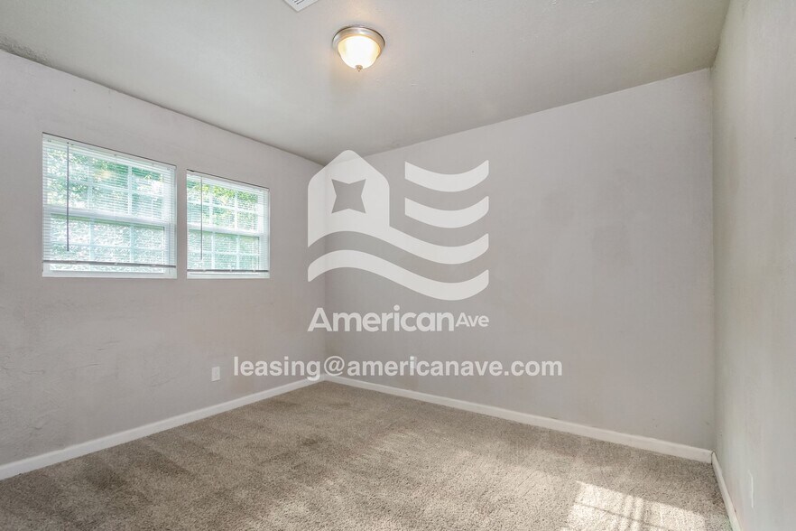 Building Photo - 4630 N Trenton Ave