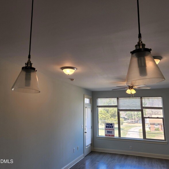 Building Photo - 4021 Blackstone Dr