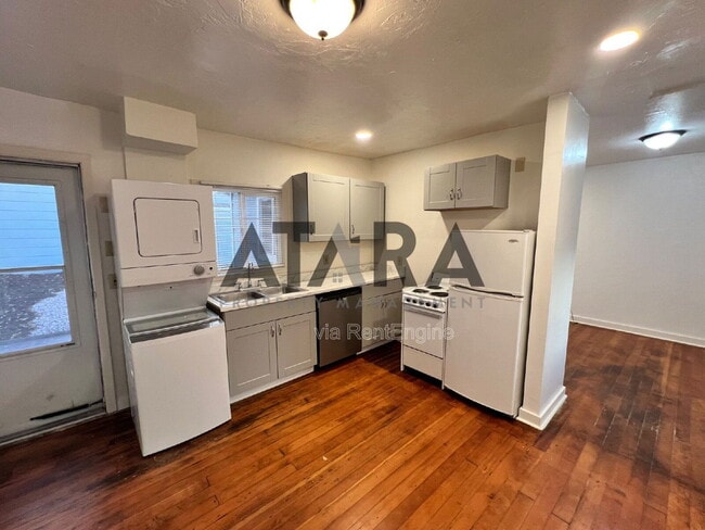 Building Photo - 2538 S 600 E