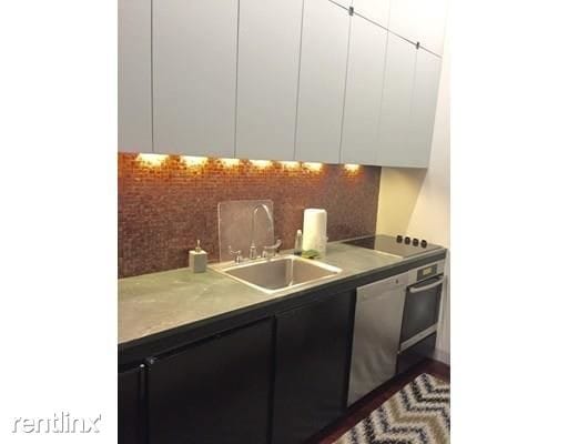 Building Photo - 2 br, 1.5 bath  - 121 Beacon St #3