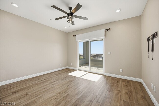 Building Photo - 402 Purple Sandpiper St