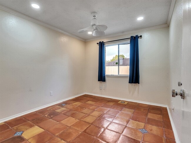 Building Photo - 22538 Market Square Ln