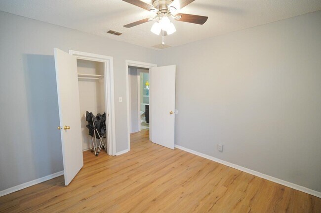 Building Photo - 1308 Coleman St