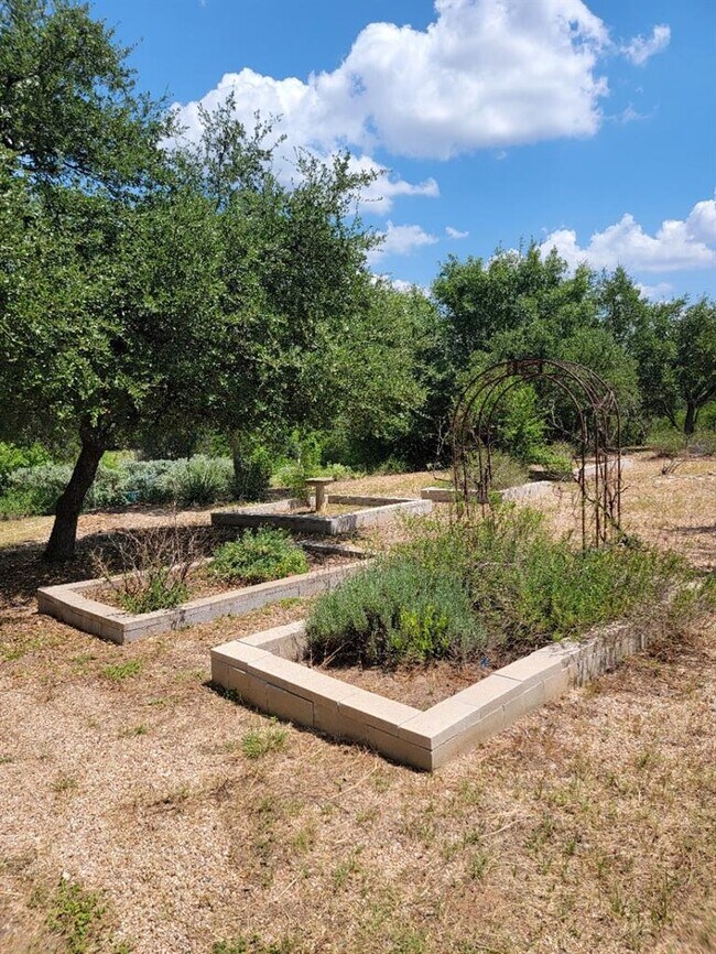 Primary Photo - 24369 Bingham Creek Rd