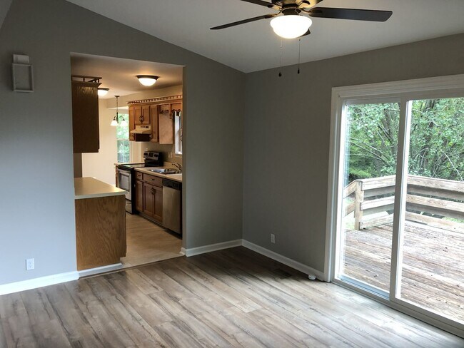 Building Photo - Charming 3BR Home with Spacious Yard in the Heart of Mount Juliet