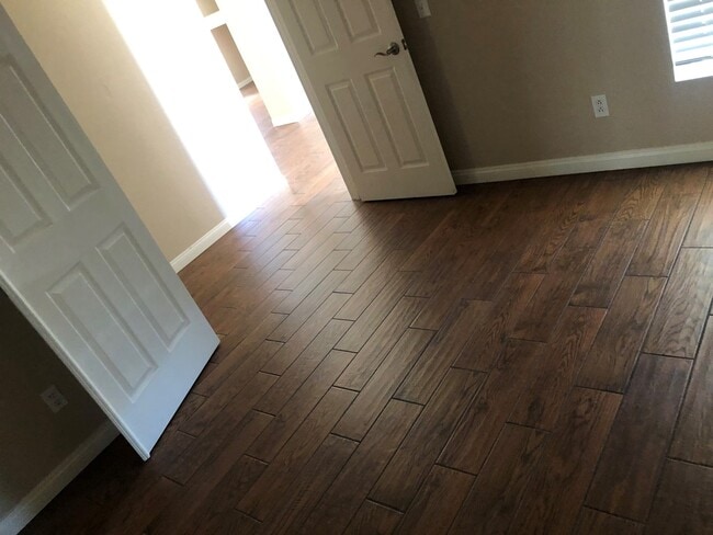 Building Photo - Gorgeous and Large  4 bedroom Custom Single Story Rental Home