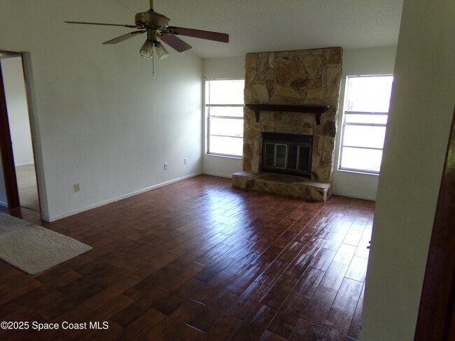 Building Photo - 1540 Fairlee Ave NW