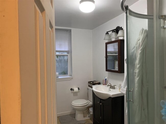 Building Photo - 123 Park Ave