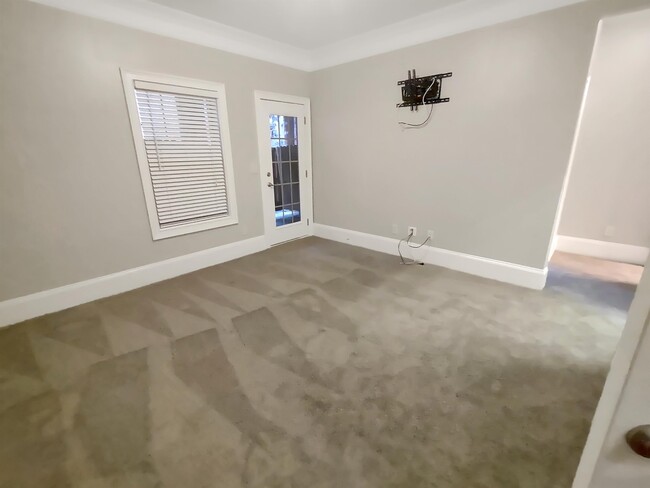 Building Photo - 2772 Durham Dr NE