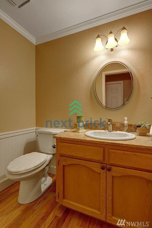 Building Photo - Rare opportunity!! Spacious 3 Bedroom Sammamish Home with 2 bonus rooms, RV Parking & Huge Backyard!