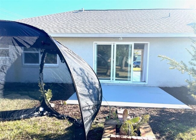 Building Photo - 641 Constance Rd