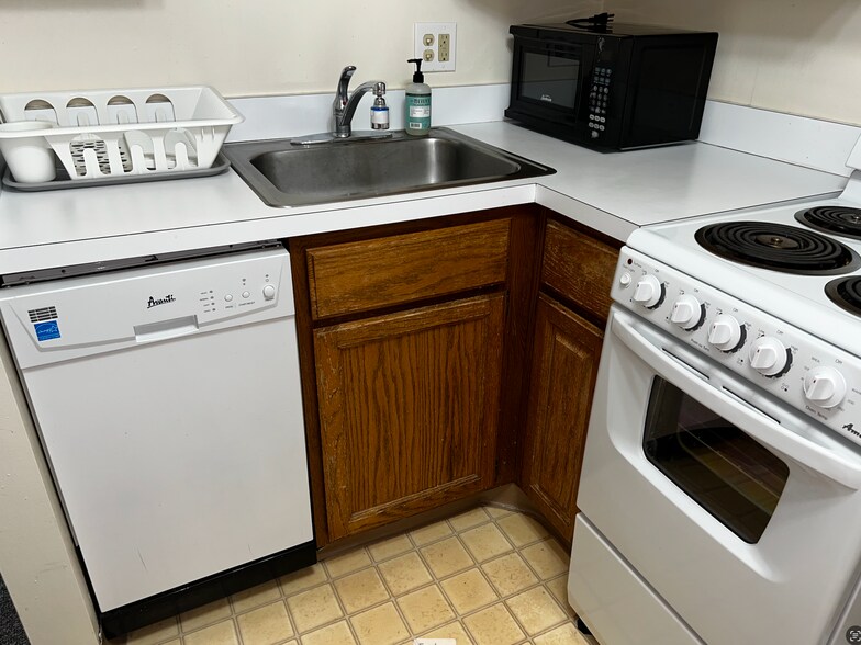 Building Photo - 555 E William St