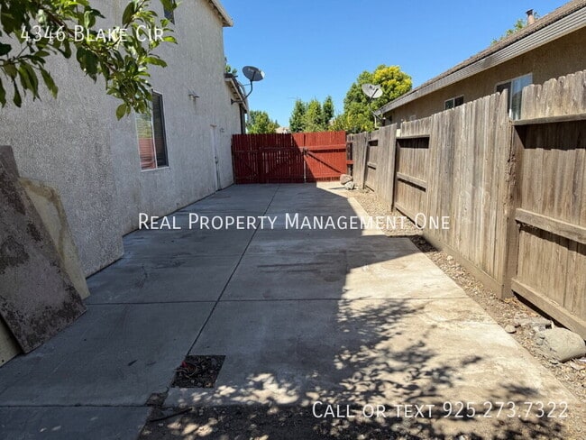 Building Photo - 4346 Blake Cir