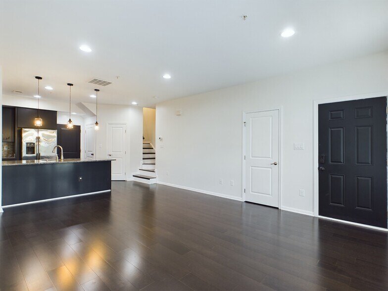 Building Photo - 6479 Jack Linton Dr S