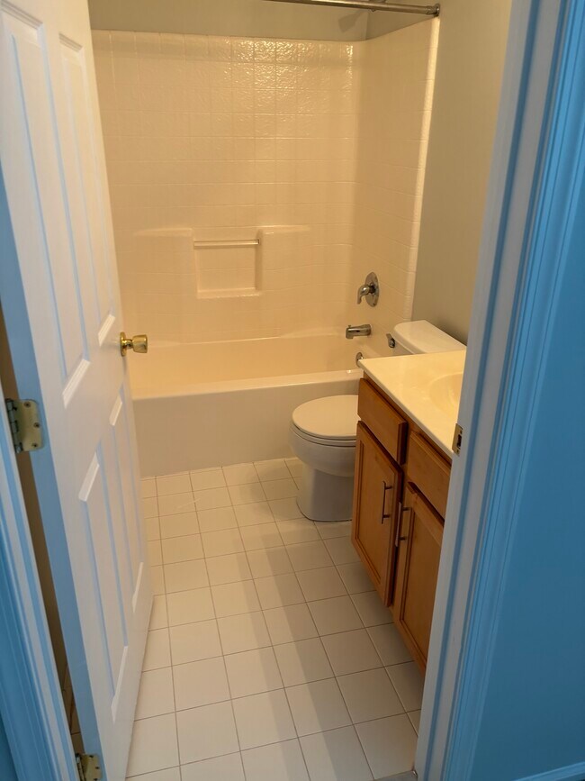 Building Photo - 173 Westbrook Dr