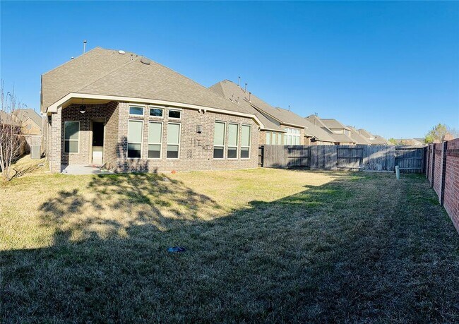 Building Photo - 10831 Paula Bluff Ln