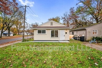 Building Photo - 15914 Dacosta St