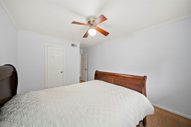 Building Photo - 5215 Cheena Dr