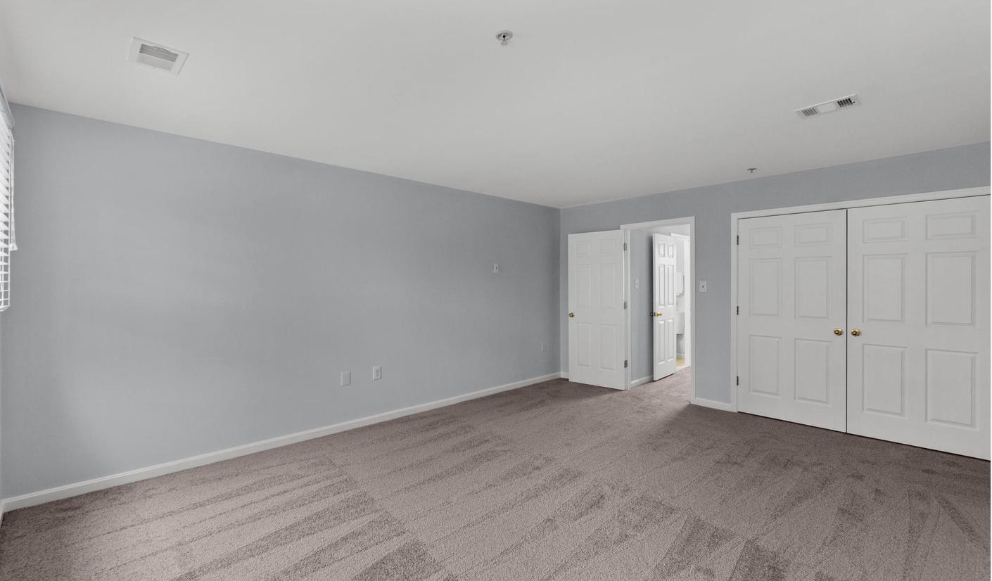 Master Bed 3 - 139 W Hamburg St
