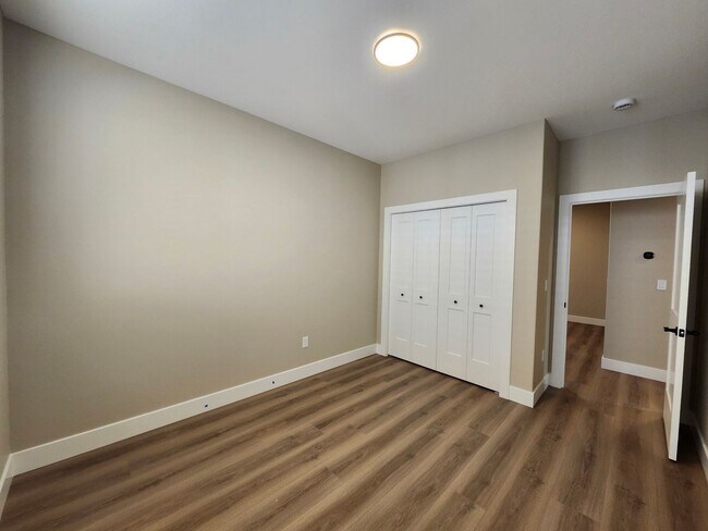 Building Photo - 5312 W Wernett Rd