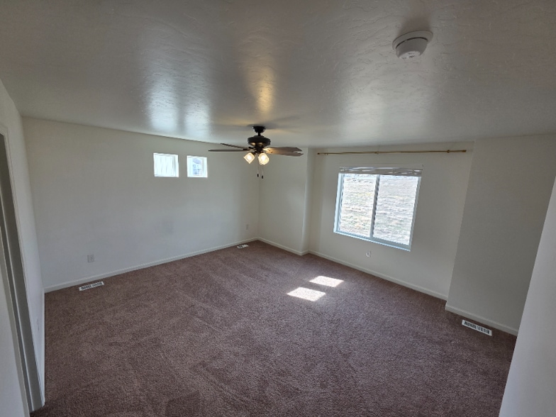 Building Photo - 37 N Veranda Ct