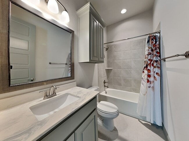 Building Photo - 614 Summer Oaks Dr